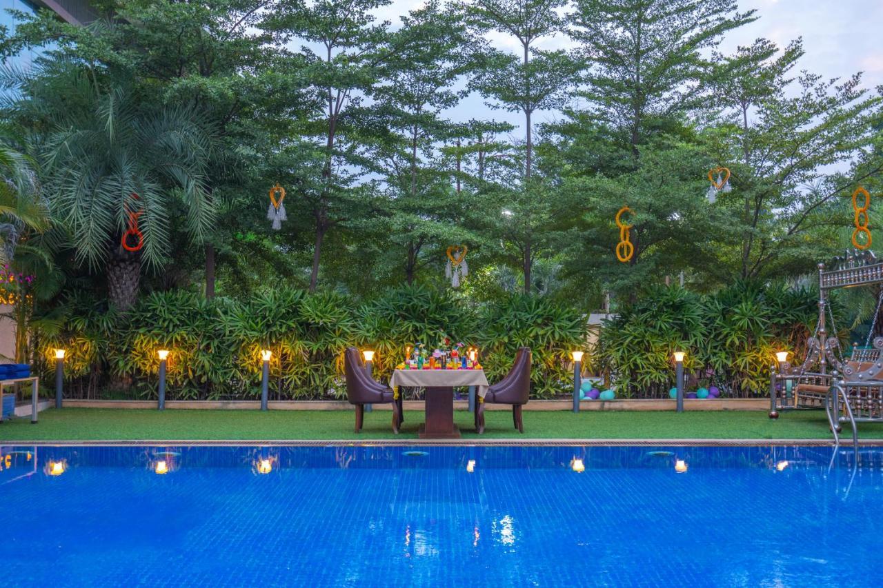 ชลาศรัย รีสอร์ต Hotel Nadiad ภายนอก รูปภาพ