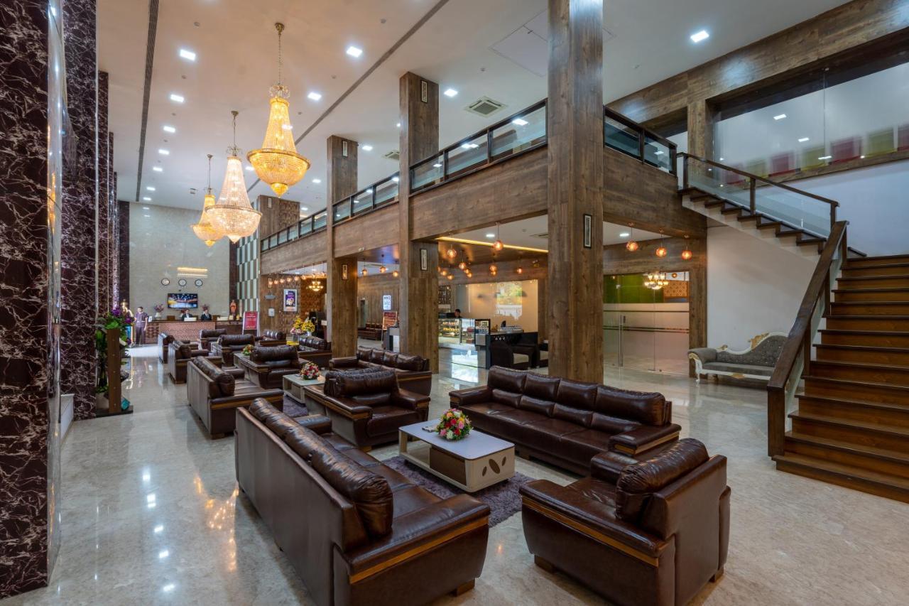 ชลาศรัย รีสอร์ต Hotel Nadiad ภายนอก รูปภาพ