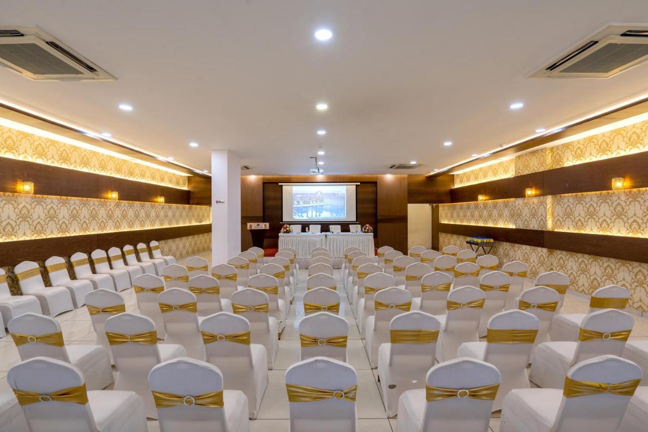 ชลาศรัย รีสอร์ต Hotel Nadiad ภายนอก รูปภาพ