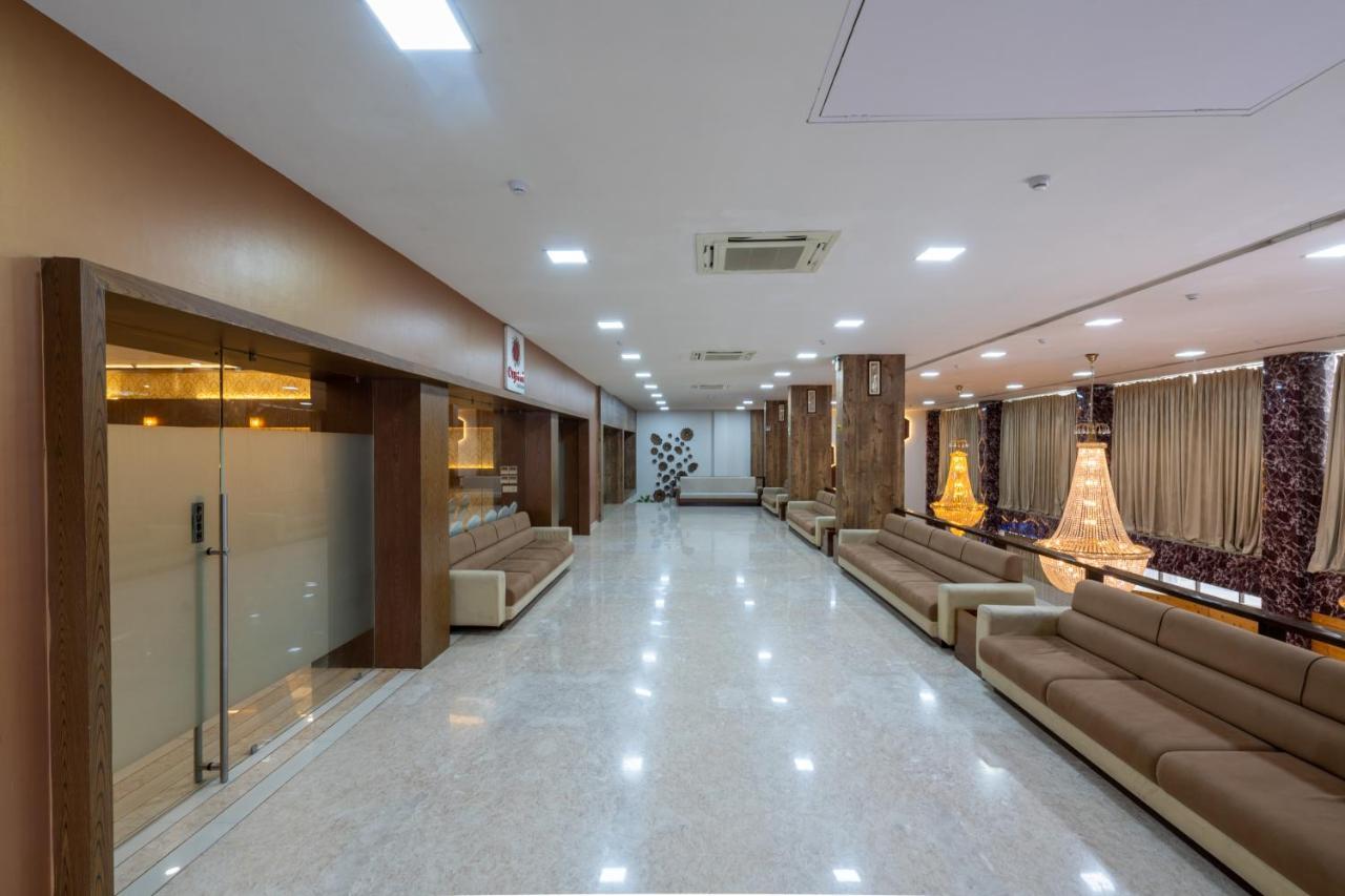 ชลาศรัย รีสอร์ต Hotel Nadiad ภายนอก รูปภาพ