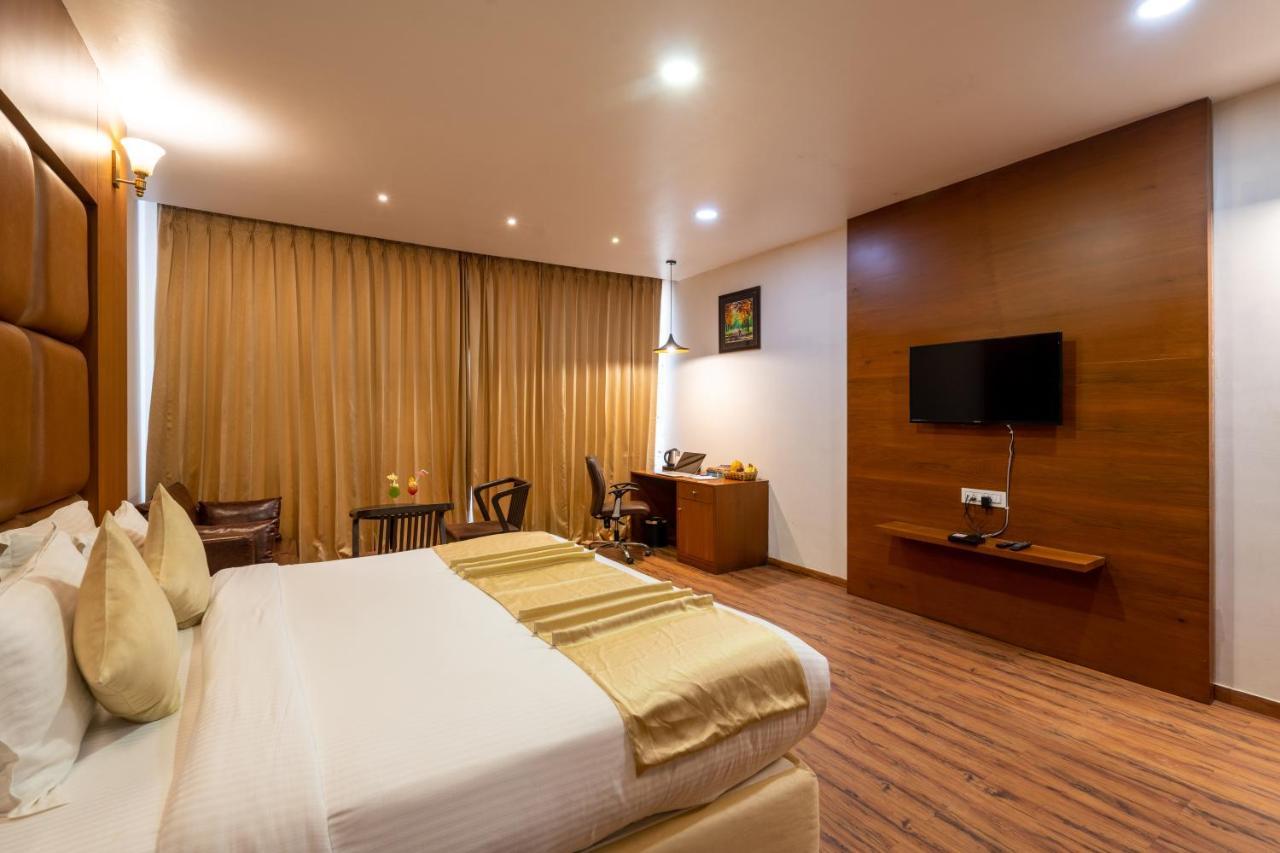 ชลาศรัย รีสอร์ต Hotel Nadiad ภายนอก รูปภาพ
