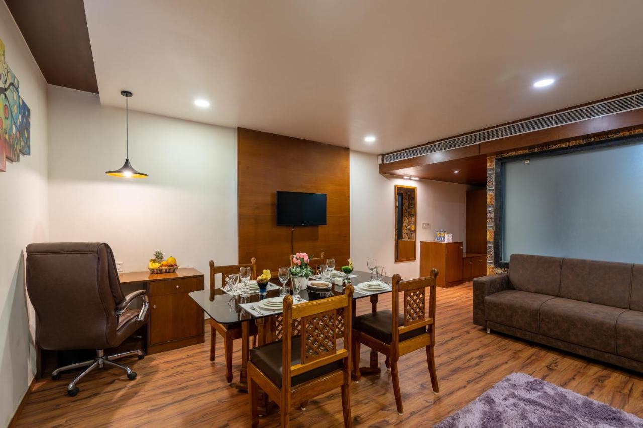 ชลาศรัย รีสอร์ต Hotel Nadiad ภายนอก รูปภาพ