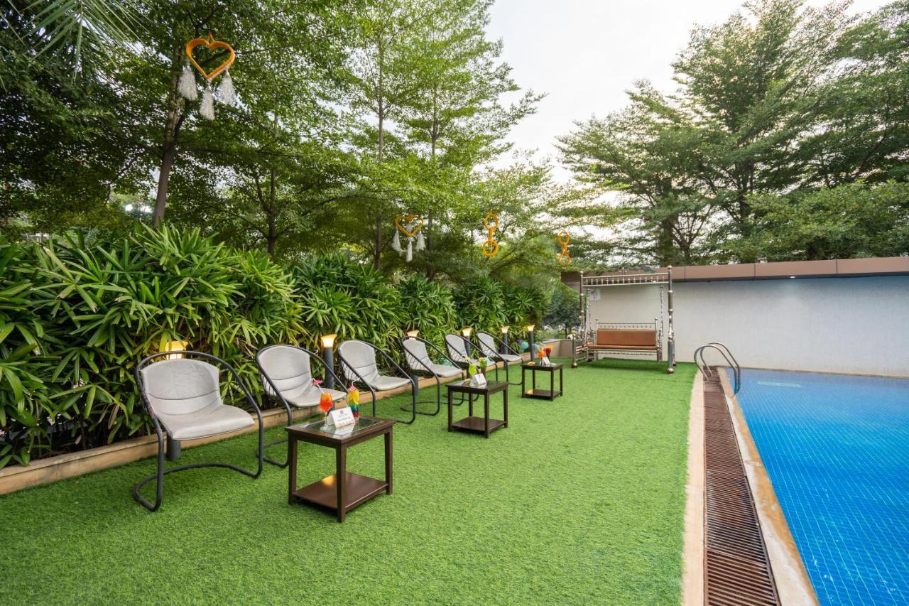 ชลาศรัย รีสอร์ต Hotel Nadiad ภายนอก รูปภาพ