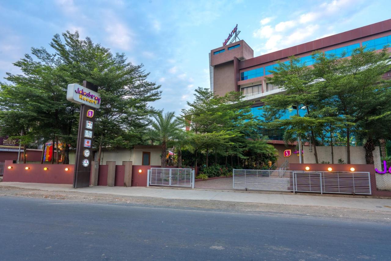ชลาศรัย รีสอร์ต Hotel Nadiad ภายนอก รูปภาพ