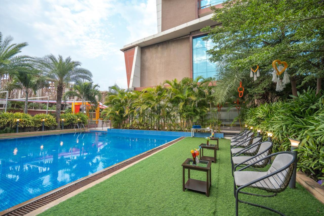 ชลาศรัย รีสอร์ต Hotel Nadiad ภายนอก รูปภาพ