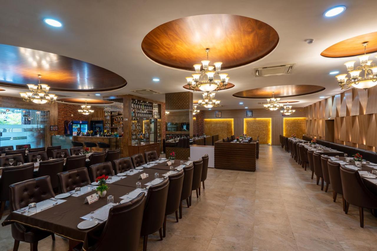 ชลาศรัย รีสอร์ต Hotel Nadiad ภายนอก รูปภาพ