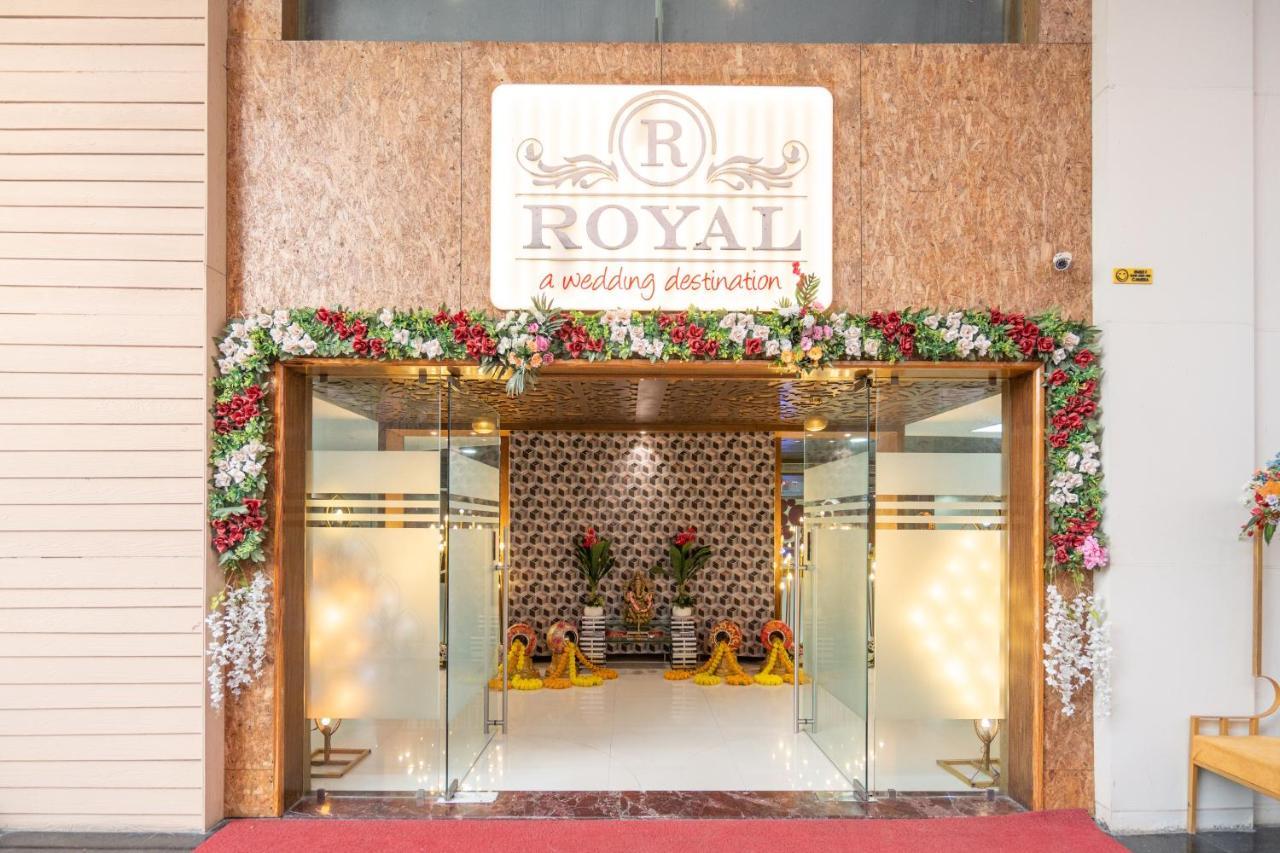 ชลาศรัย รีสอร์ต Hotel Nadiad ภายนอก รูปภาพ