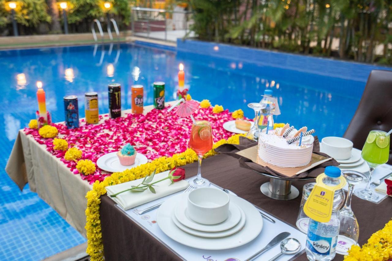 ชลาศรัย รีสอร์ต Hotel Nadiad ภายนอก รูปภาพ