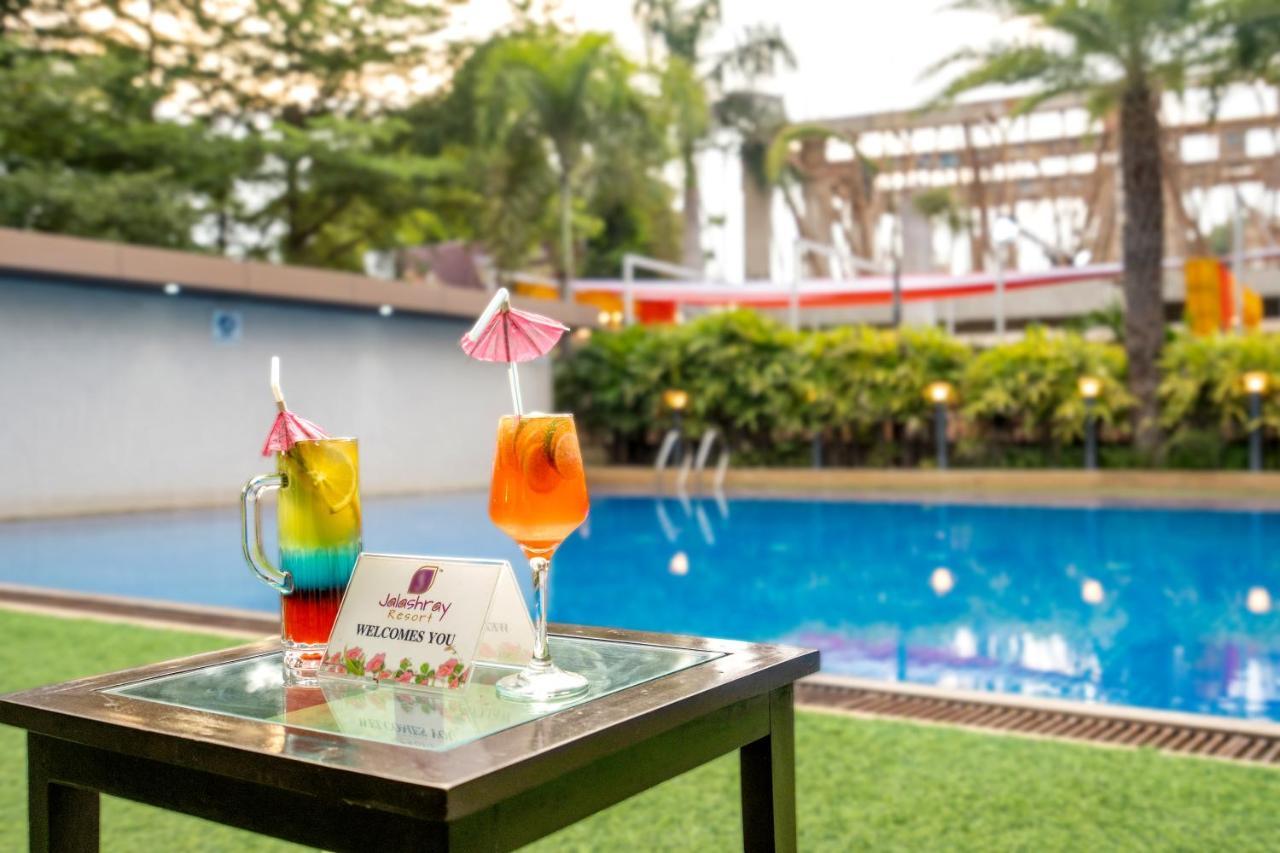 ชลาศรัย รีสอร์ต Hotel Nadiad ภายนอก รูปภาพ