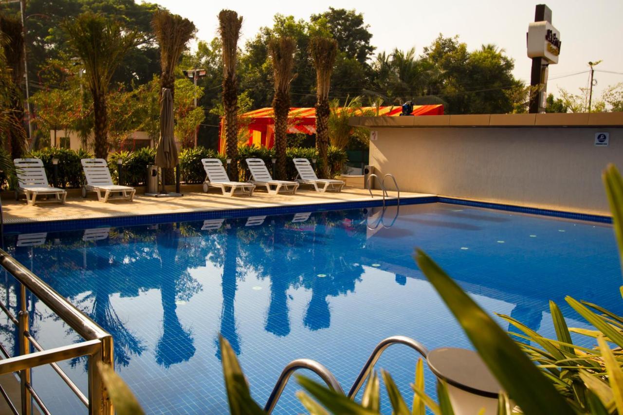 ชลาศรัย รีสอร์ต Hotel Nadiad ภายนอก รูปภาพ
