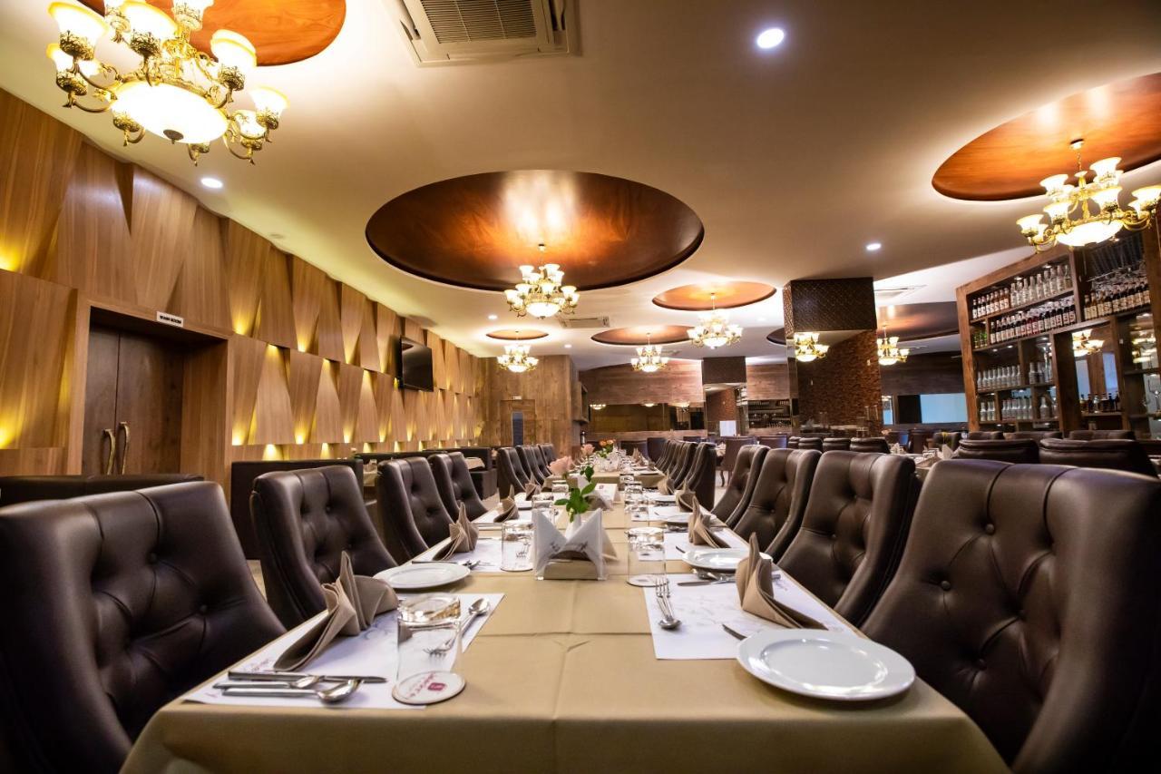 ชลาศรัย รีสอร์ต Hotel Nadiad ภายนอก รูปภาพ