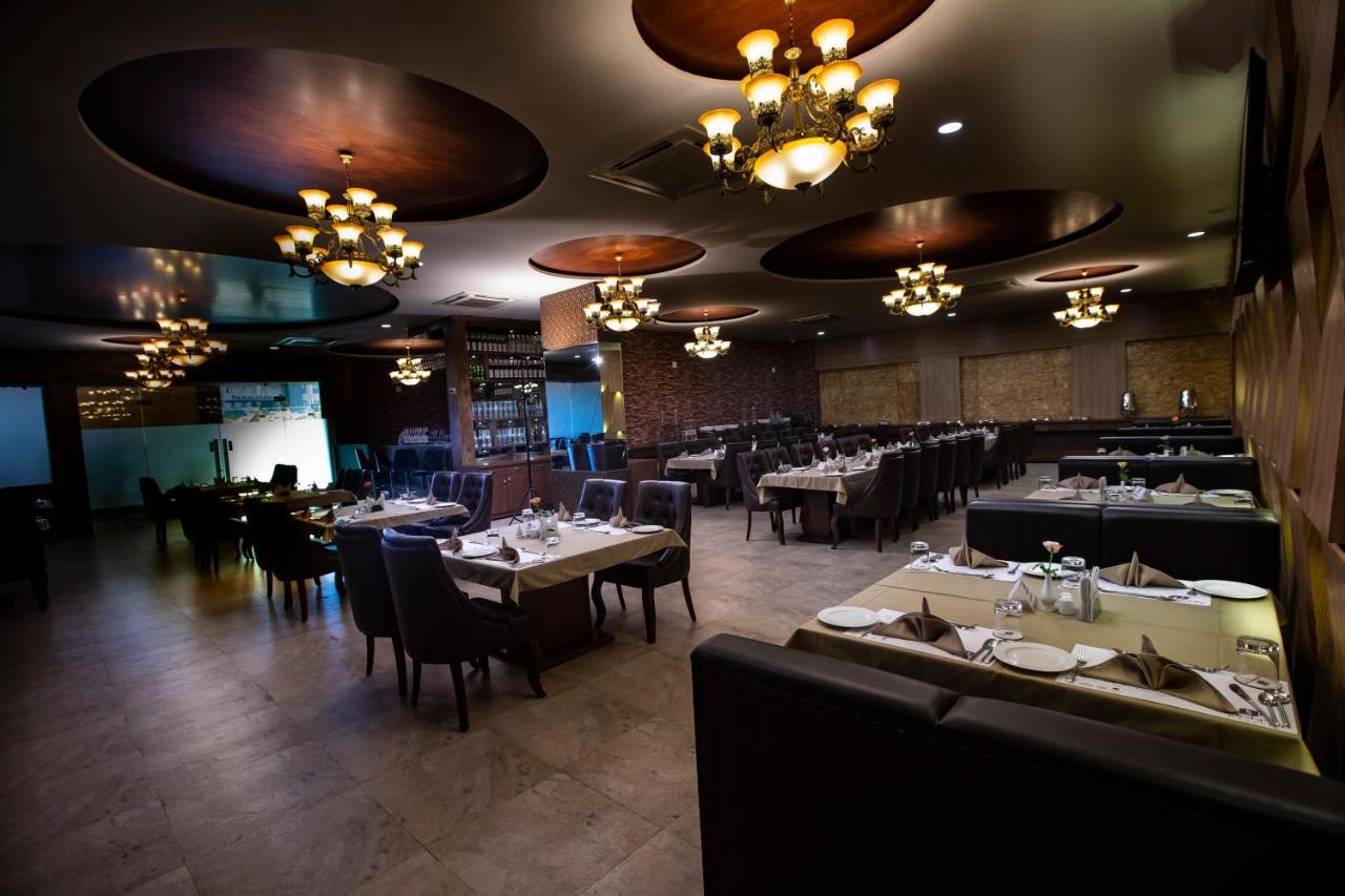 ชลาศรัย รีสอร์ต Hotel Nadiad ภายนอก รูปภาพ