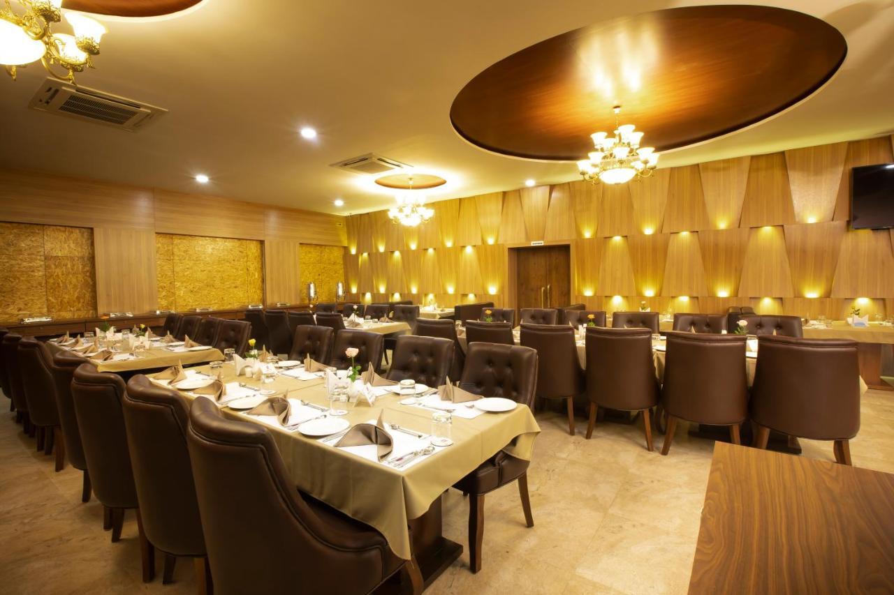 ชลาศรัย รีสอร์ต Hotel Nadiad ภายนอก รูปภาพ